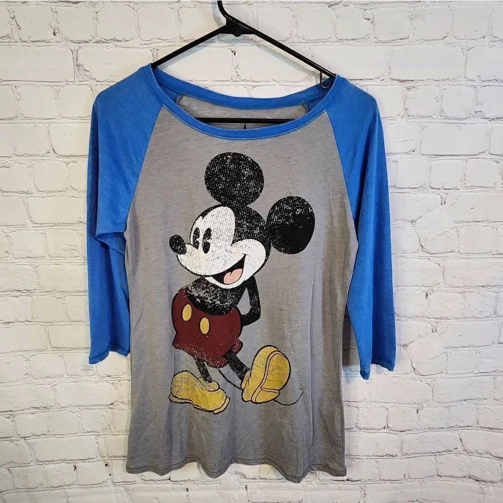 Women's Disney Mickey Mouse longsleeve shirt, size Medium